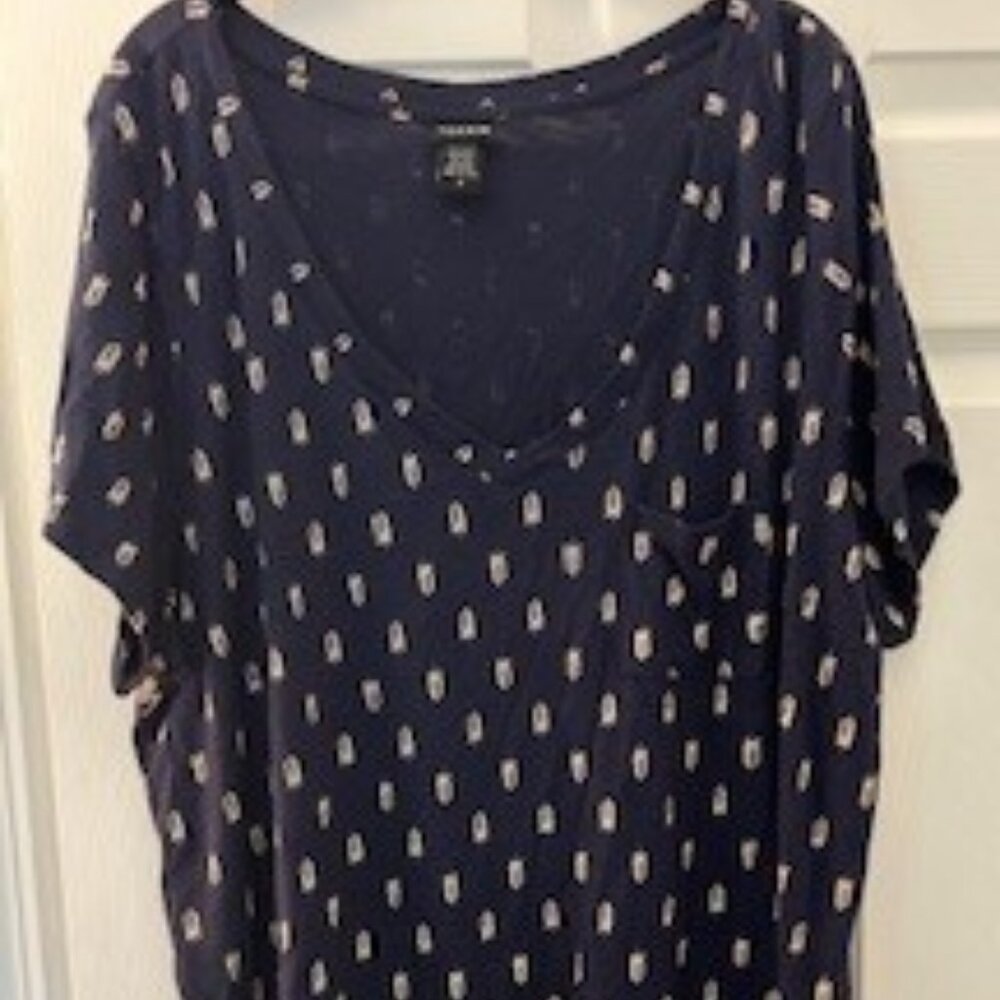 Torrid Girlfriend V Neck Tee
